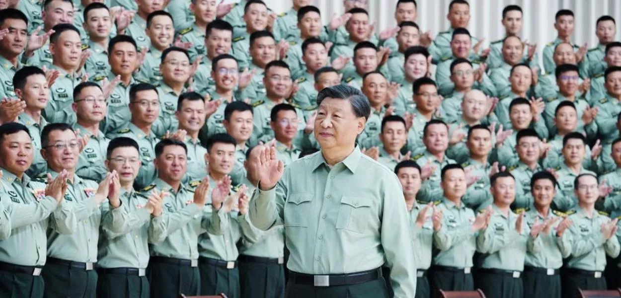 Xi Jinping e militares