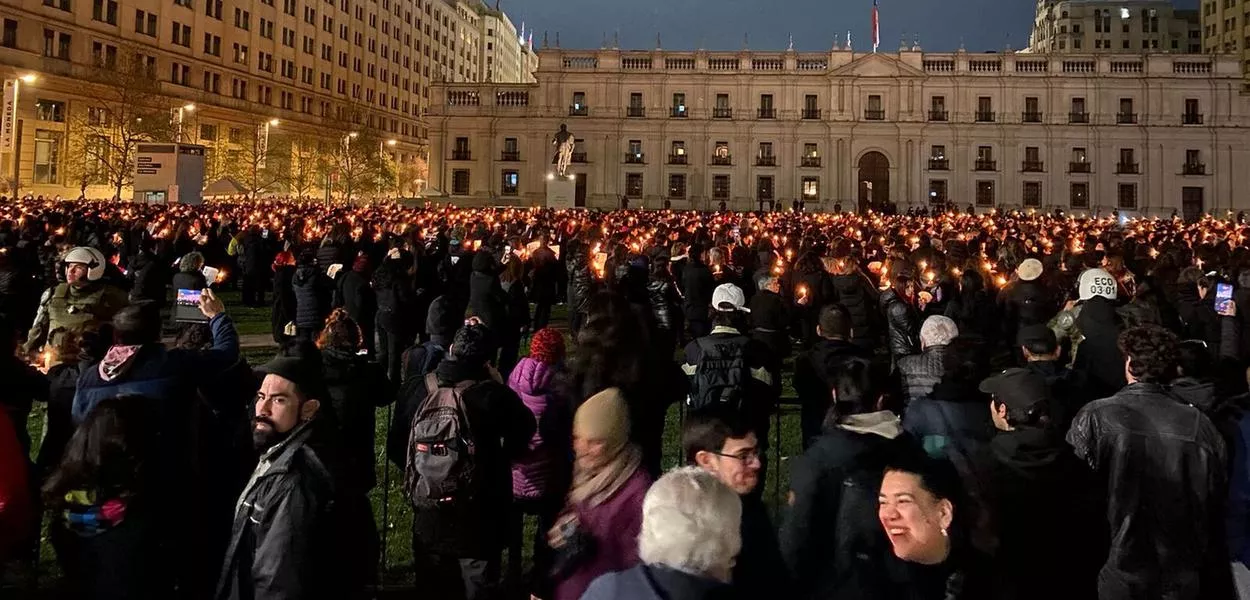 Milhares de pessoas saem às ruas para rememorar golpe militar do Chile