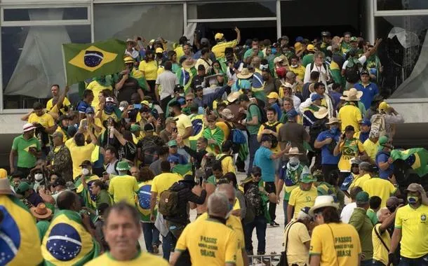 Pesquisa Atlas/Bloomberg: maioria rejeita anistia aos golpistas de 8 de janeiro