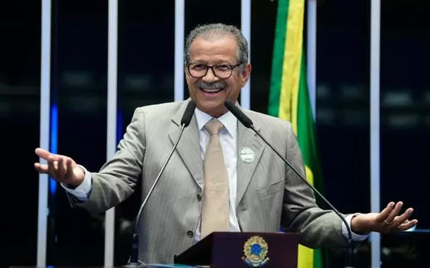 Advogado de ex-assessor de Bolsonaro é detido por desacato durante julgamento de trama golpista pelo STF