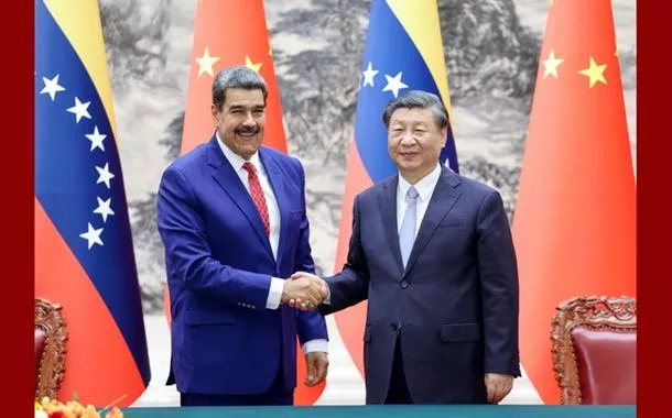 Maduro assina acordo com China para levar 1º astronauta da Venezuela para a Lua