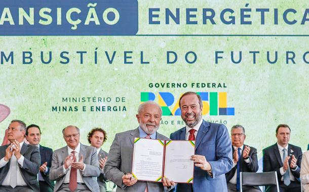 Presidente da República, Luiz Inácio Lula da Silva, e ministro Alexandre Silveira,mega apostas esportivas onlineMinas e Energia, durante a Cerimôniamega apostas esportivas onlineAssinatura do Projetomega apostas esportivas onlineLei do Programa Combustível do Futuro, no Palácio do Planalto. Brasília - DF