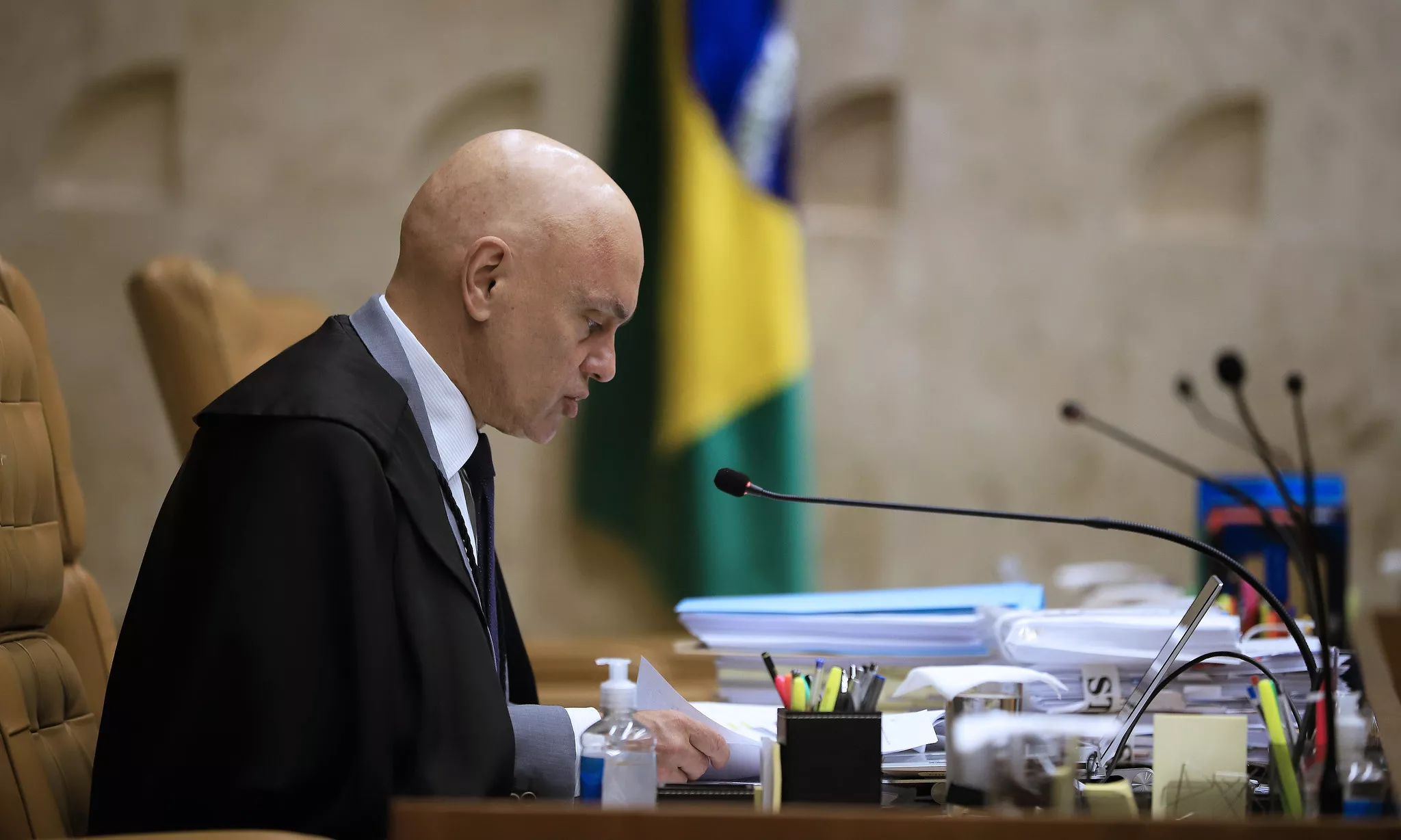 Ministro Alexandre de Moraes participa da sessão plenária do STF