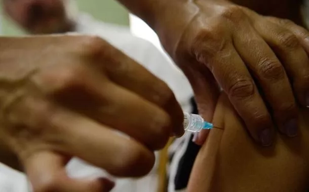 Governo Lula cria política nacional para combate ao HPV e reforça vacinação gratuita
