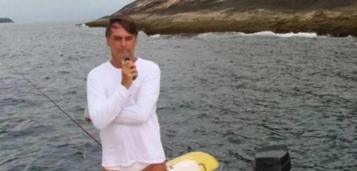 Bolsonaro flagrado em pesca ilegal