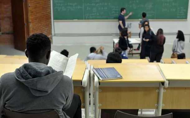 Aluno em sala de aula