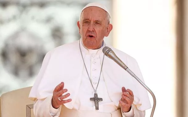 Vaticano sobre regras para homens gays no Clero: abstinência sexual é necessária