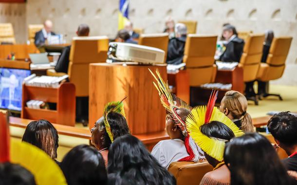 Indígenas acompanham julgamento do marco temporal no plenário do Supremo Tribunal Federal 