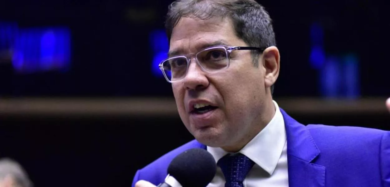 O deputado Altineu Côrtes