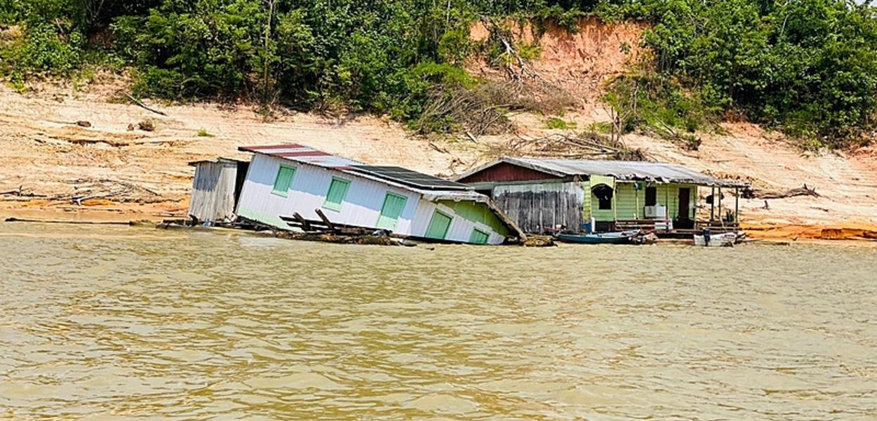 Desabamento De Barranco No Amazonas Deixa Uma Criança Morta, 10 Feridos ...