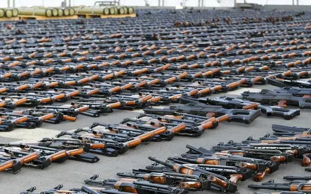 Exército reduz número de armas que agentes da Polícia Militar podem ter em casa