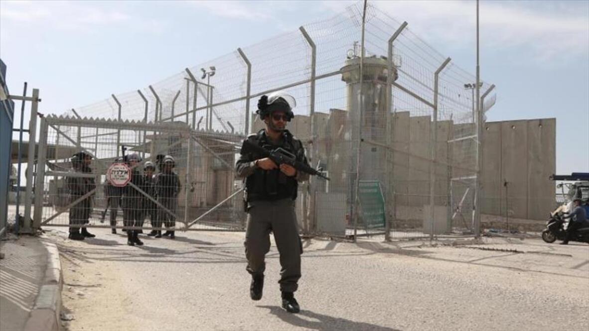 Soldado istaelense fecha posto de controle no norte de Jerusalém