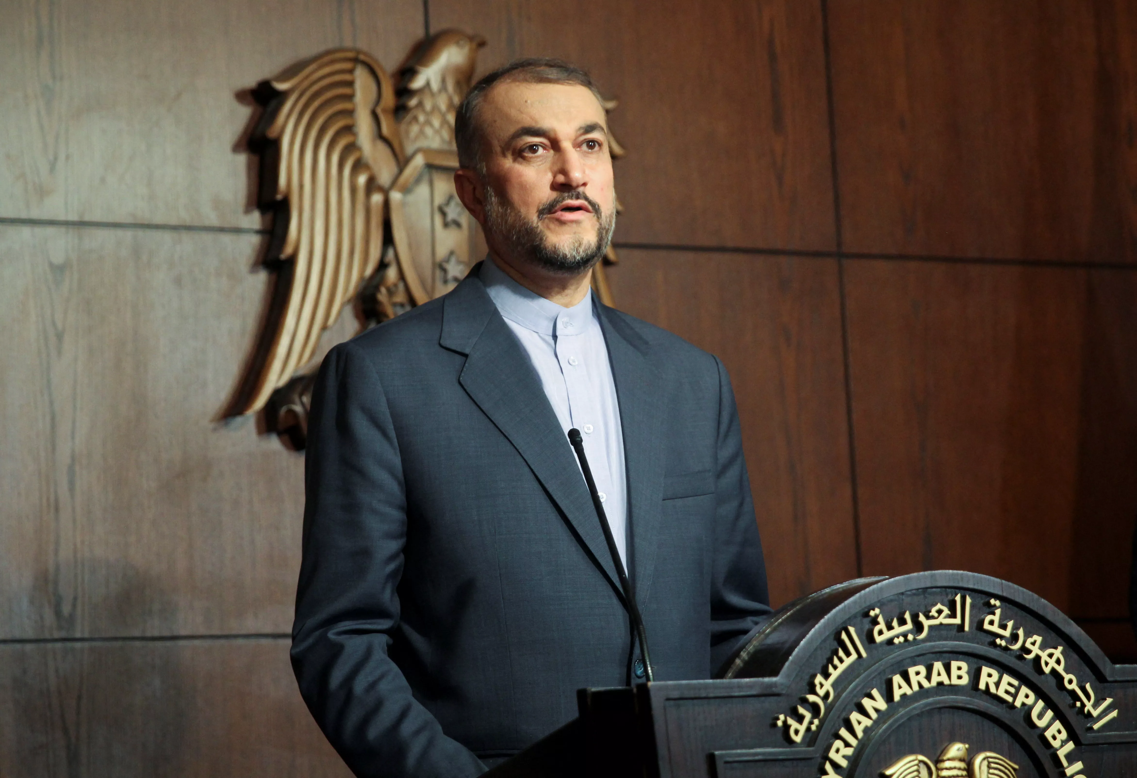 Hosein Amir Abdolahian, chanceler iraniano