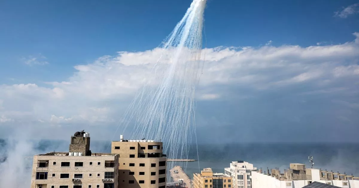 Em novo crime, Israel usa bomba de fósforo branco contra civis no Líbano