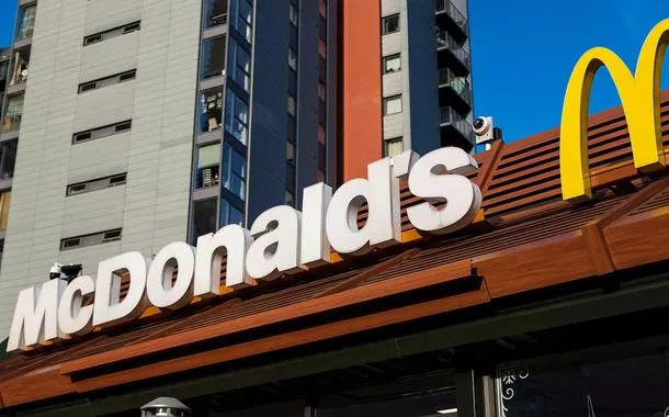 Tarifaço de Trump afeta confiança do consumidor e derruba vendas globais do McDonald’s