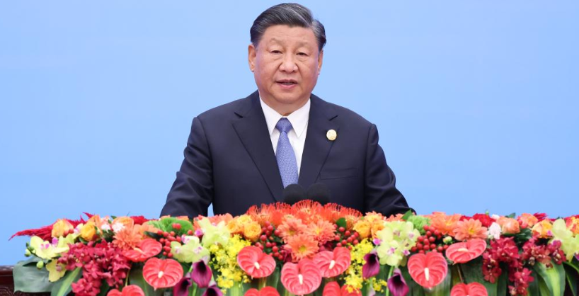 O presidente chinês, Xi Jinping, participa da cerimônia de abertura do terceiro Fórum do Cinturão e Rota para Cooperação Internacional e faz um discurso no Grande Salão do Povo em Pequim, capital da China, em 18 de outubro de 2023.