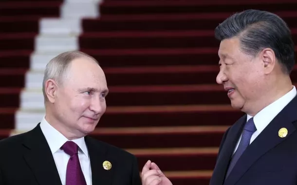 Após reeleição, Putin visitará a China em maio