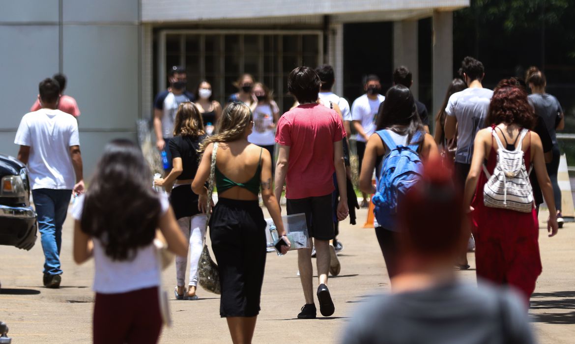 Estudantes que realizam prova do Enem