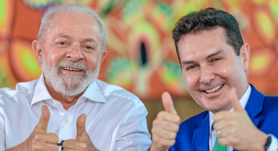 Lula e Jader Filho em videconferência durante entrega de unidades do MCMV 23/10/2023