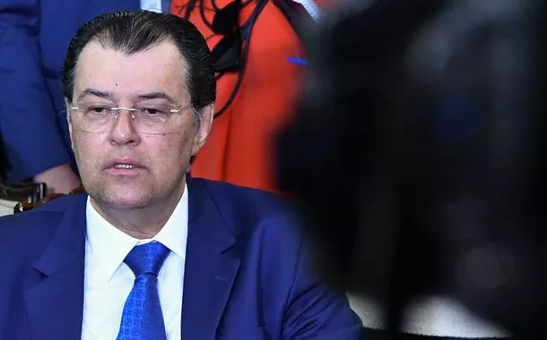Relator da reforma tributária no Senado deve "alterar muito" texto aprovado pela Câmara