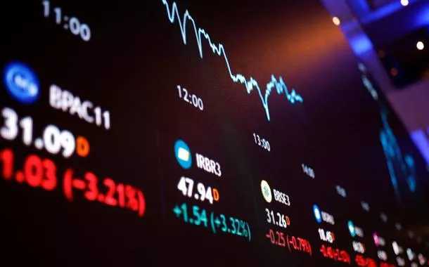 Ibovespa fecha em alta com bom humor externo e JBS em destaque