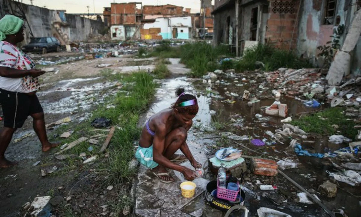 Negros na extrema-pobreza. Foto: Abr