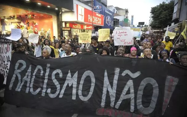 A máscara do racismo "natural" precisa cair para haver justiça social