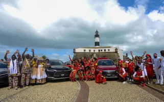 Celebração na Bahia em homenagem à chegada da fábrica da BYD no Brasil