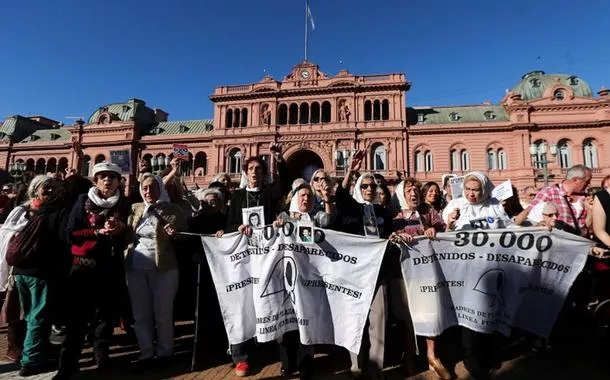 Mães da Praça de Maio denunciam intervenção do governo Milei em sua universidade