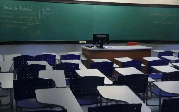 Afastamento de diretores em SP é ilegal e prejudica escolas, aponta Ministério Público