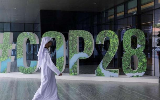 Acordo inédito na COP 28 sinaliza transição para fim da era do petróleo