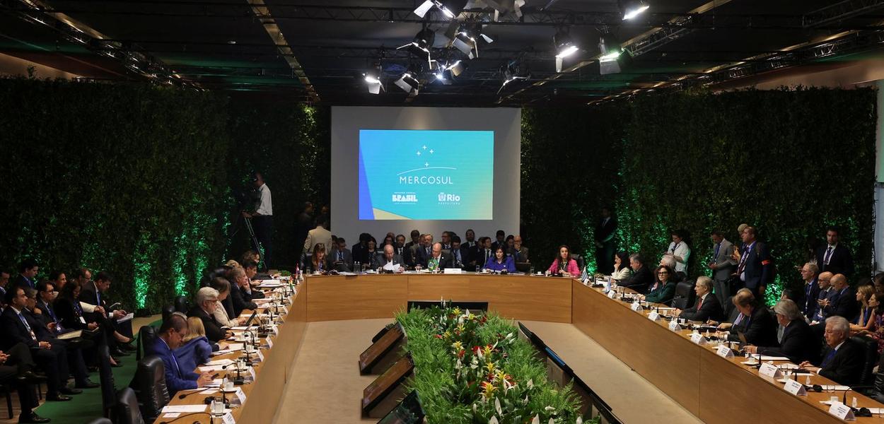 Reunião de ministros da Fazenda e chanceleres durante cúpula do Mercosul no Rio de Janeiro
06/12/2023
