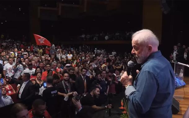 Lula aponta para confronto 'com Bolsonaro' nas eleições municipais de 2024