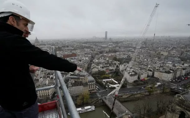 Macron visita Catedral Notre Dame a um ano da reabertura