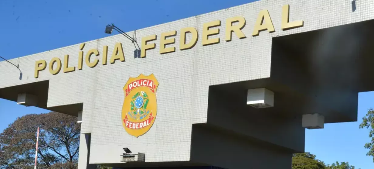 PF faz operação contra crime eleitoral e desvio de recursos públicos em Alagoas