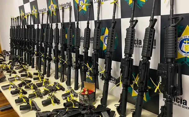 "Senhor das Armas": PF mira policial aposentado como chefe de esquema que enviou dois mil fuzis de Miami ao Rio