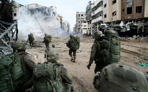 Israel bombardeia norte de Gaza e número de mortes no conflito aumenta