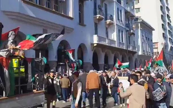 Milhares de pessoas marcham em Rabat exigindo fim de laços entre Marrocos e Israel