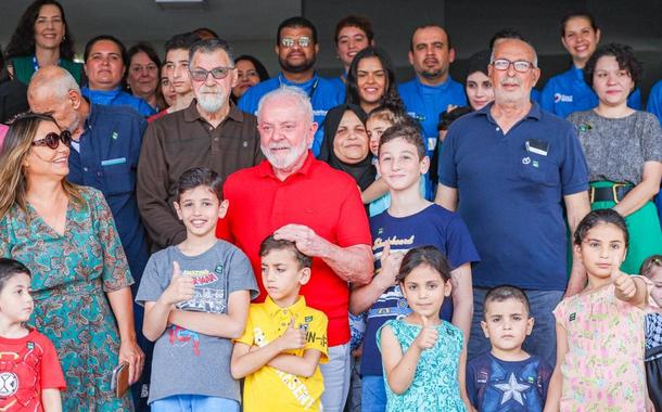 Lula defende criação de Estado palestino em almoço com repatriados