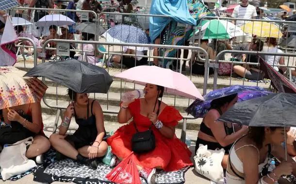 Governo federal obriga eventos a fornecer água gratuita para combater calor extremo até o fim do ano