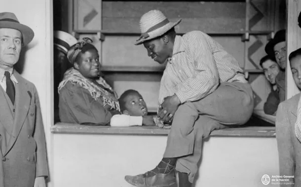 Família de afro-argentinos vendendo empanadas em Buenos Aires, 1937