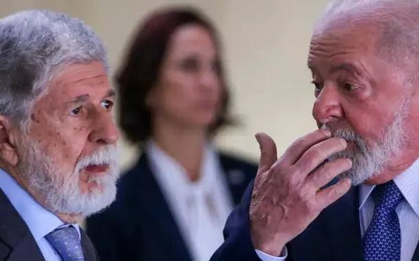 Celso Amorim rebate Múcio e critica compra de blindados de Israel: "país acusado de genocídio"