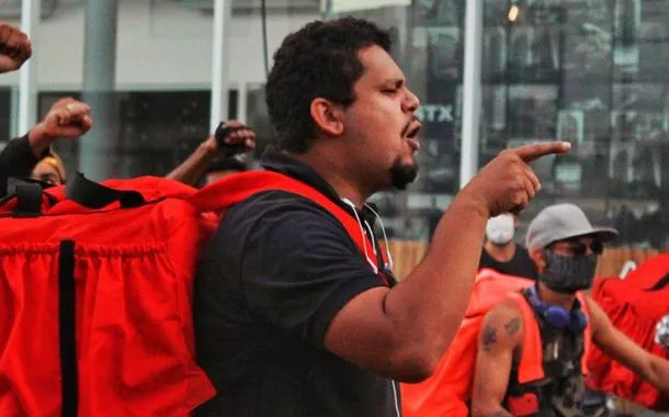Influenciador "Galo de Luta" diz que furtava pedidos caros no Ifood