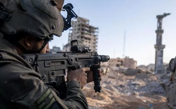Combates se intensificam em Gaza em meio a retomada das negociações de trégua