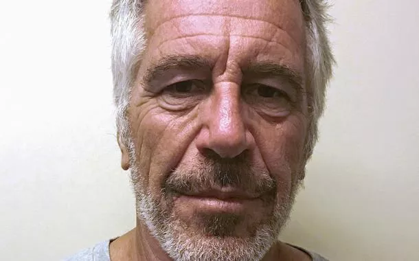 Supervisão da Câmara dos EUA intima os Clinton e outras 8 pessoas em investigação sobre Epstein