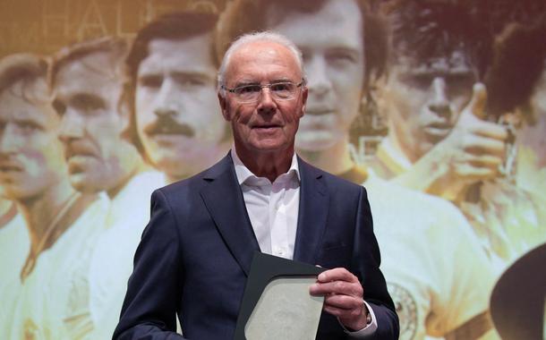 Capitão e técnico alemão vencedor da Copa do Mundo, Beckenbauer morre aos 78 anos
