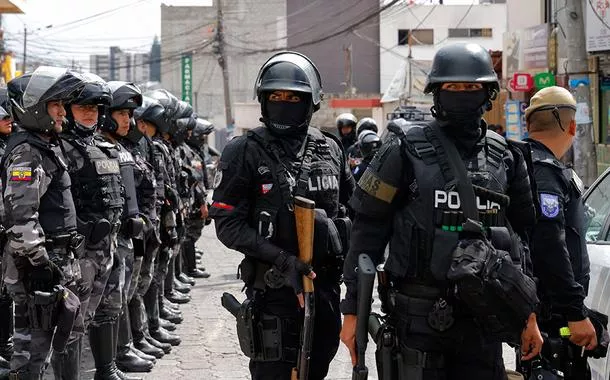 Peru decreta estado de emergência e reforça tropas na fronteira com Equador diante da escalada da violência na região