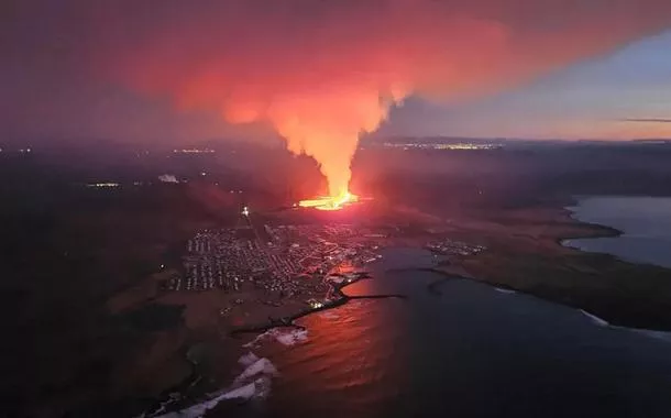 Vulcão entra em erupção em região no sudoeste da Islândia (vídeo)