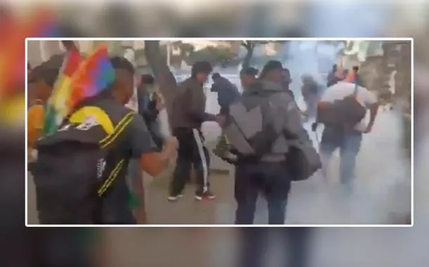 Polícia da Bolívia usa gás lacrimogêneo em manifestantes que protestaram contra inabilitação de Evo Morales