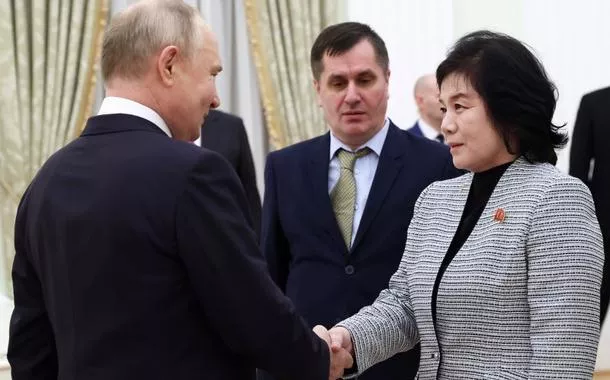 Rússia está desenvolvendo laços com Coreia do Norte em todas as áreas, incluindo as "sensíveis", diz Kremlin